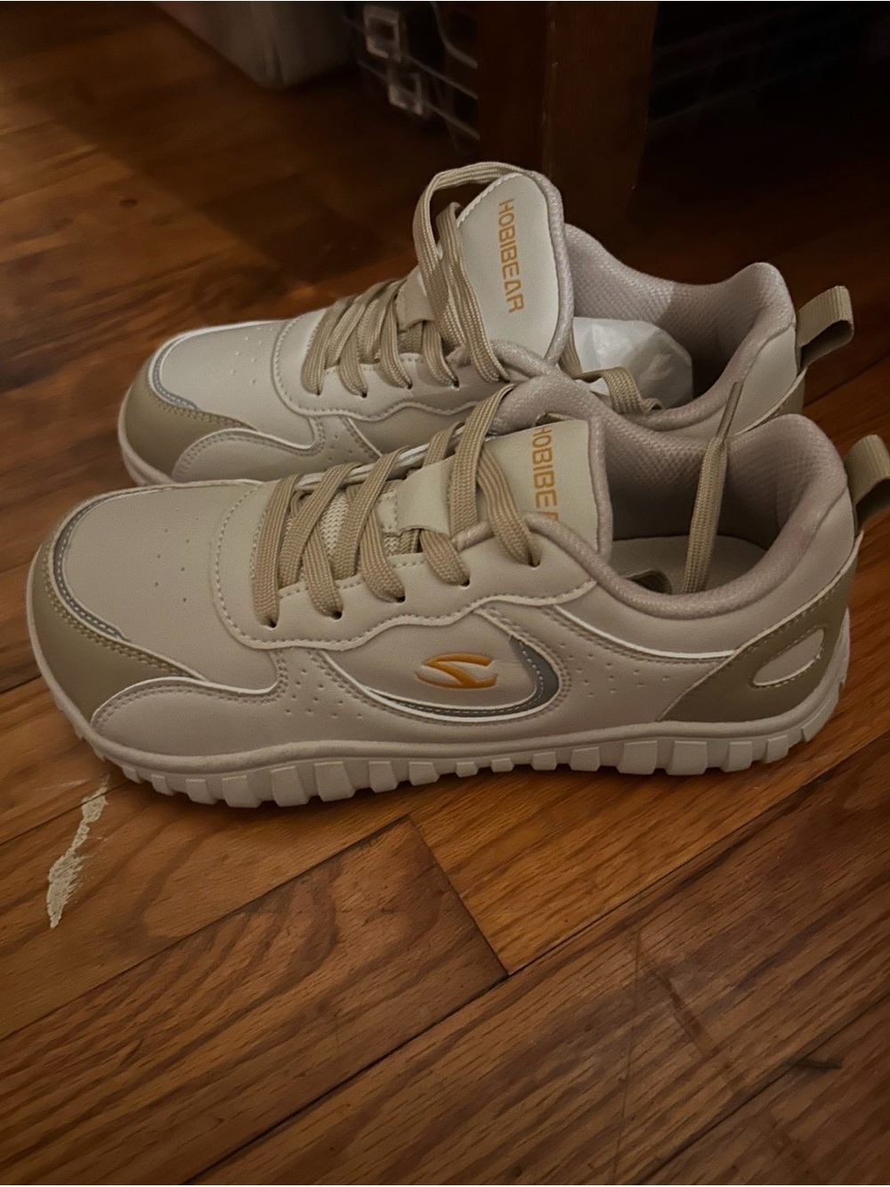 Hobibear Women's Cream Athletic Sneakers - Casual Comfort
